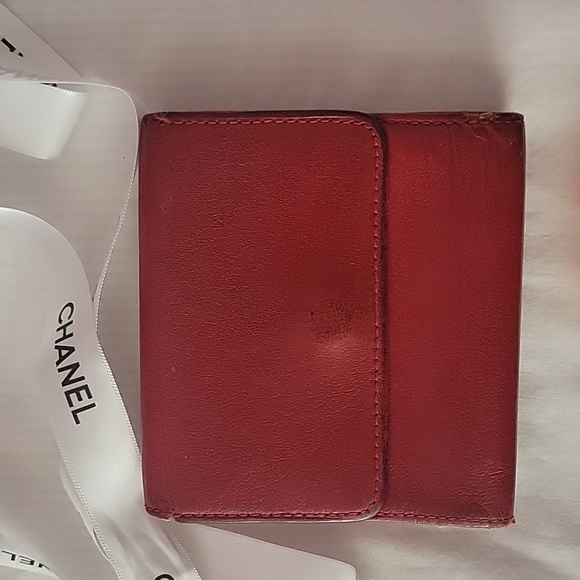 100 % Authentic CHANEL wallet - Picture 2 of 9